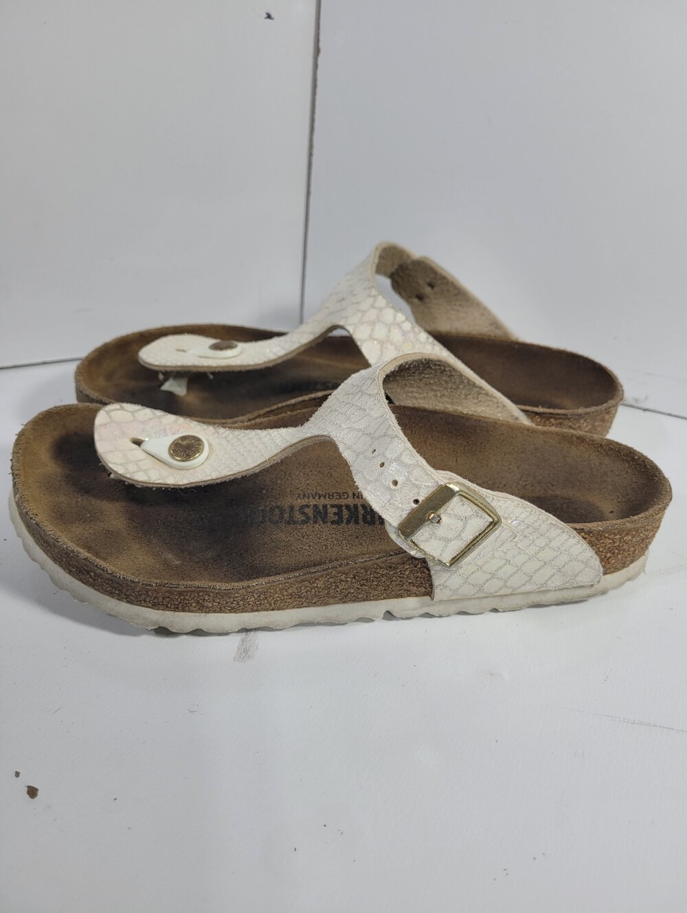Birkenstock Gizeh Shiny Snake Cream Sandals Womens Size 37 Regular Fit US 6-6.5